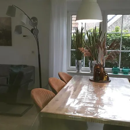 Groot Familiehuis Voor 6 Personen In Landelijke, Rustige Omgeving Vakantiehuis Breezand
