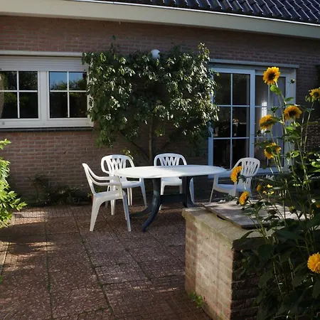 Groot Familiehuis Voor 6 Personen In Landelijke, Rustige Omgeving