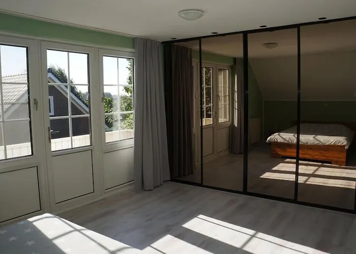 Groot Familiehuis Voor 6 Personen In Landelijke, Rustige Omgeving 펜션 브리잔드