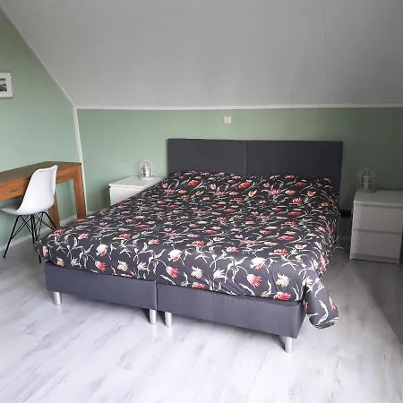Groot Familiehuis Voor 6 Personen In Landelijke, Rustige Omgeving Breezand (North Holland)